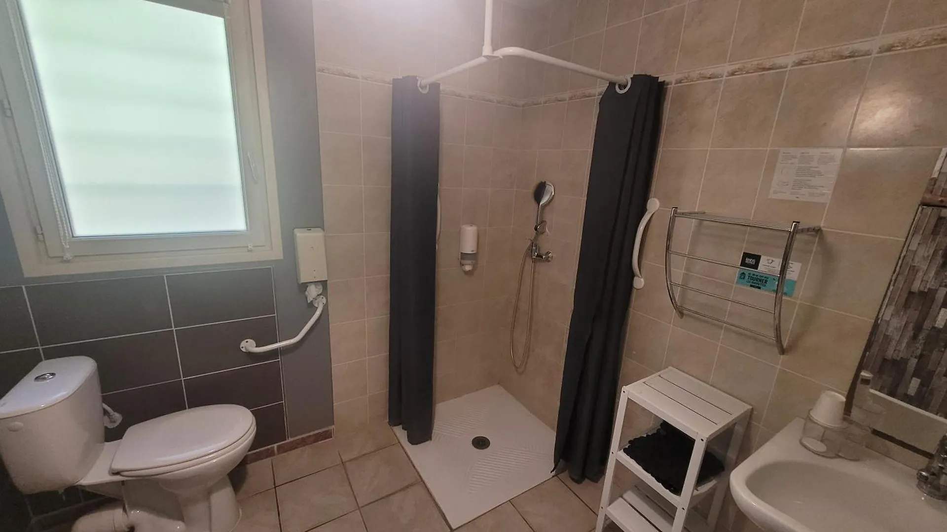 **  Hotel La Peyrade Cajarc France